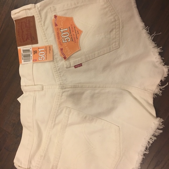 Levi’s 501 white jeans shorts - Picture 4 of 5
